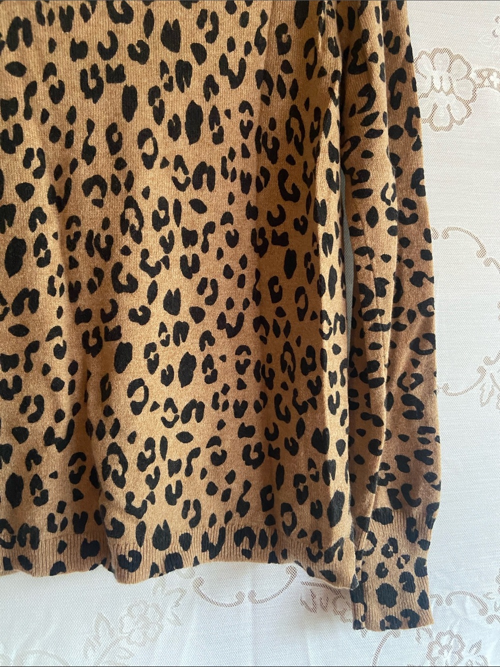 J. Crew 100% Cashmere Leopard Print Crewneck Sweater Like New M - Picture 7 of 7